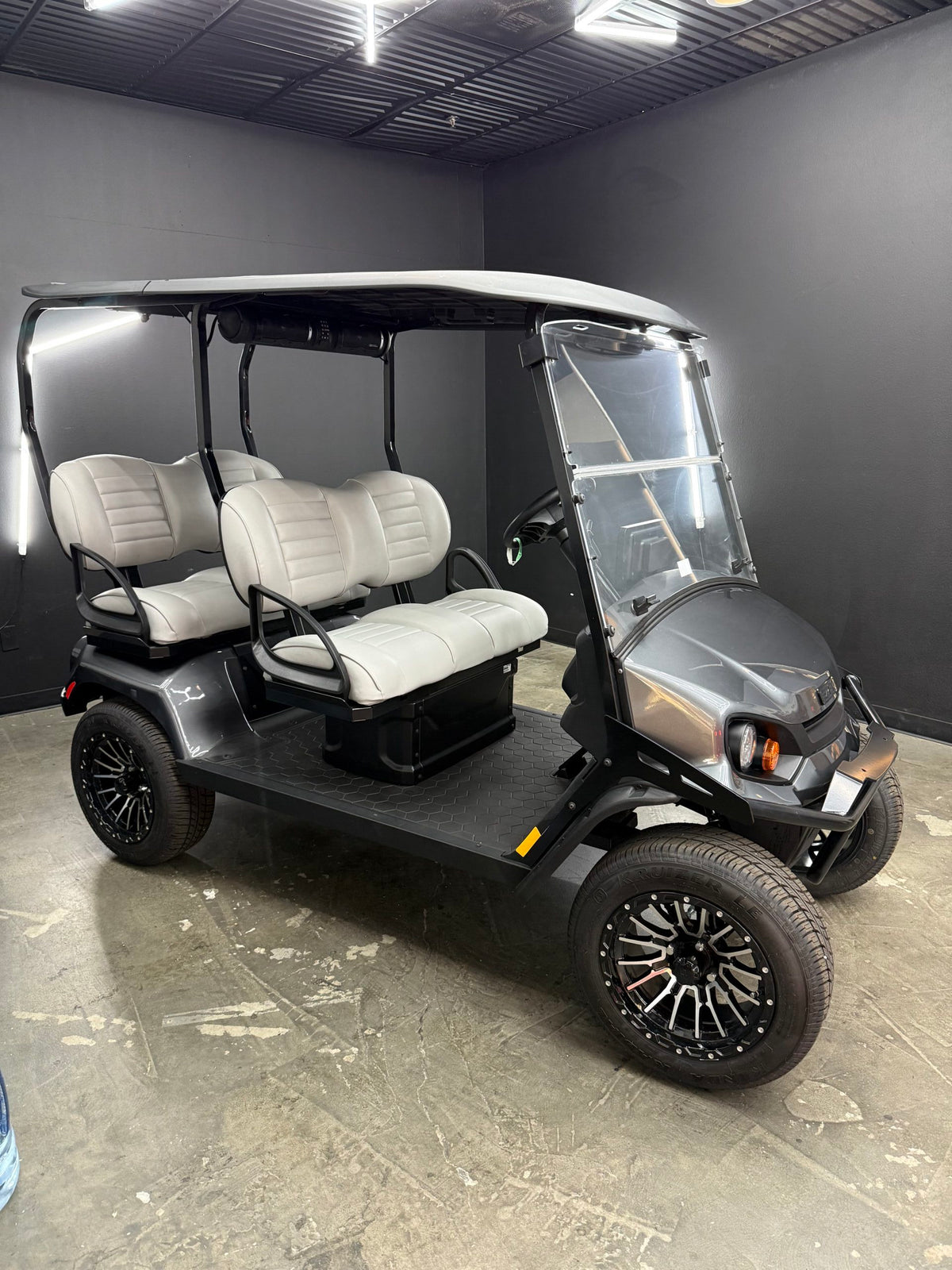 2026 E-Z-GO Liberty (Gray (Chalk))