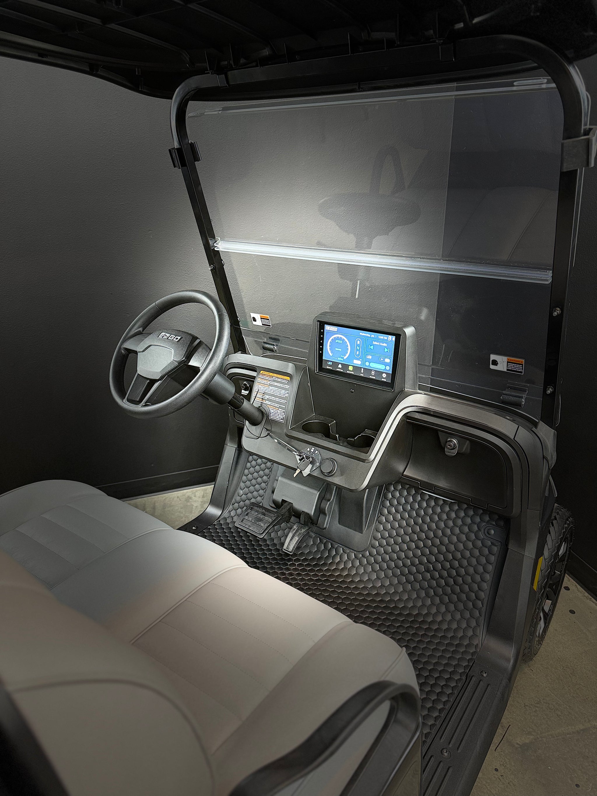 2026 E-Z-GO RXV 4 Touring S Elite Lithium — photo 5