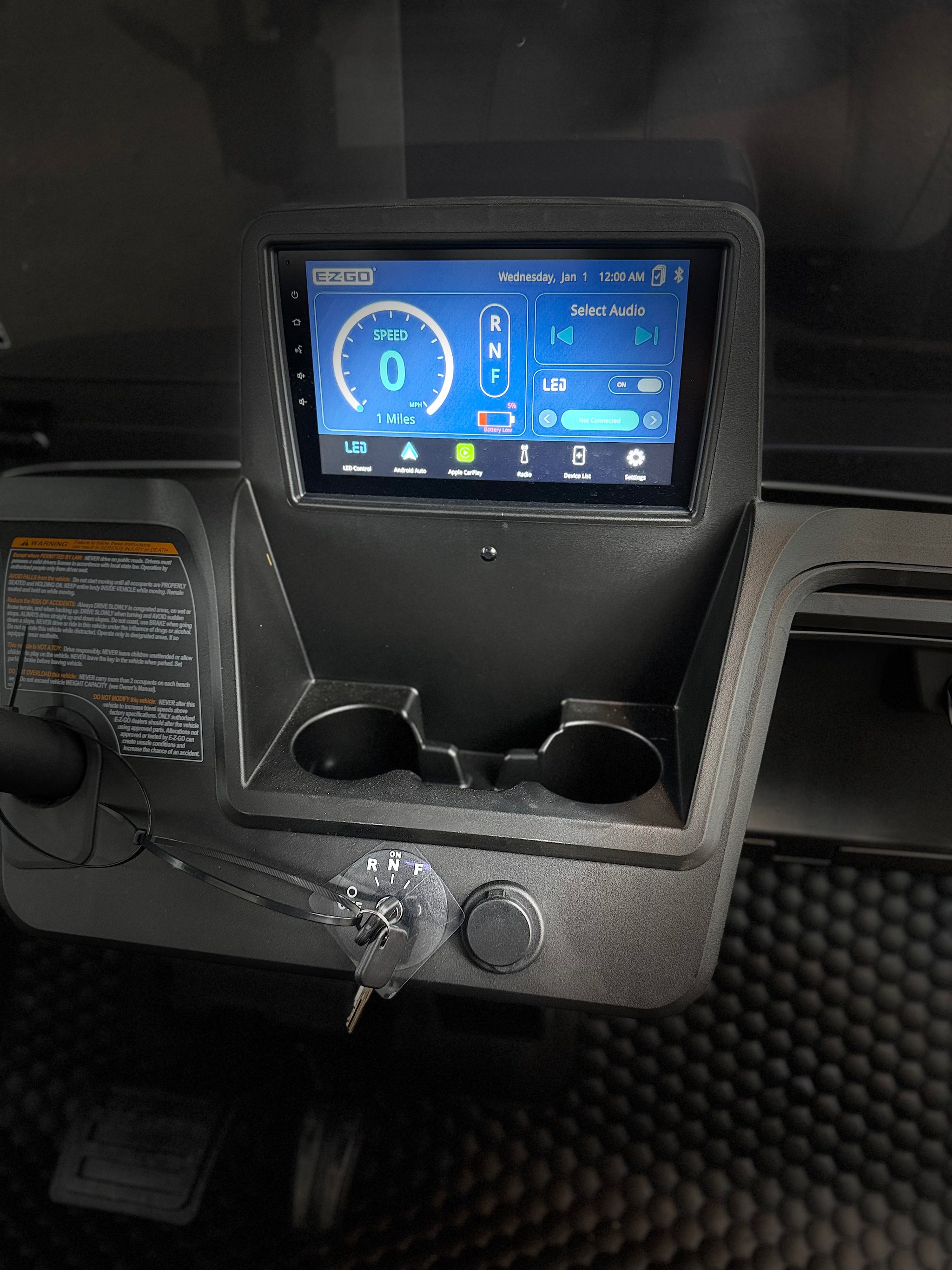 2026 E-Z-GO RXV 4 Touring S Elite Lithium — photo 3